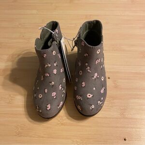 NWT Cat & Jack Toddler Girl’s Penelope Boots Sage Green Grey Pink Floral Print 8